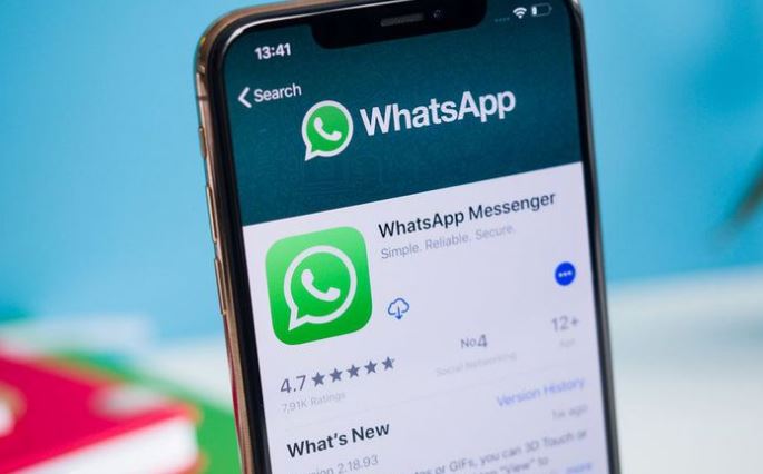 Cara Membalas Chat WhatsApp Secara Rahasia di Grup WA Pada iPhone